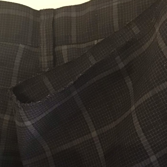 Hurley Raw Hem Shorts EUC - Picture 9 of 9